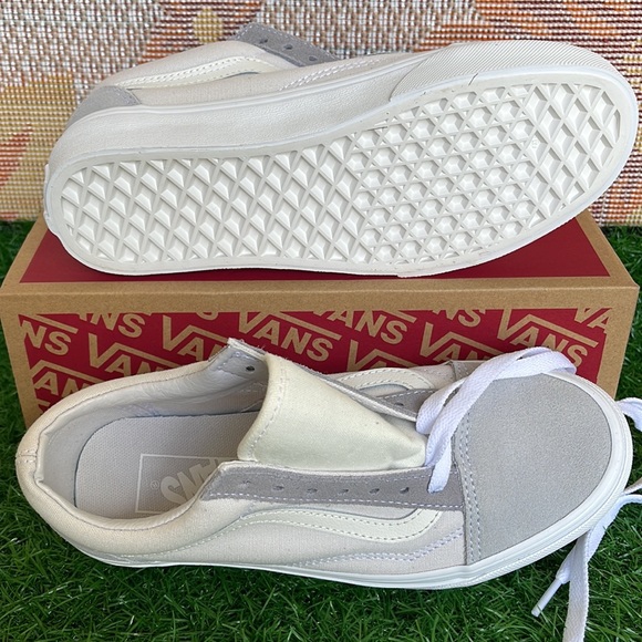 Vans WMNS Old Skool
Color Block Grey/Multi
VN0ASKRS6KL Sneakers - Picture 4 of 16